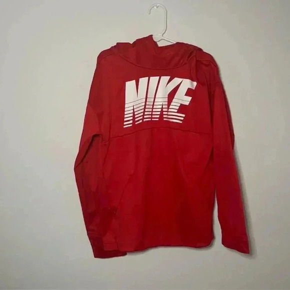 Red Nike Therma Boys Dri-FIT Camo Pullover Hoodie Size Small (4-5) - Picture 1 of 16